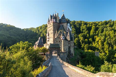 Das Eltz Schloss: Ein romantisches Märchenschloss inmitten der Eifel!