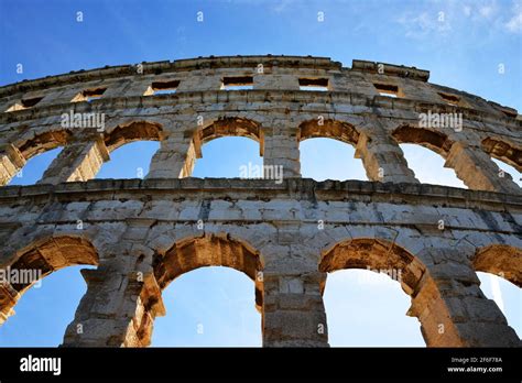 Das Römische Amphitheater von Zeitoun: Ein antikes Meisterwerk voller Geschichte und Mysterien!