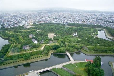  Der Goryokaku-Park: Eine historische Festung, die aussieht wie eine riesige Schildkröte!